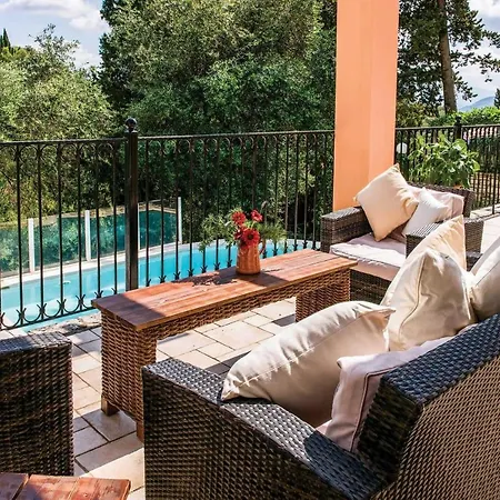 Sleeps 6 Air Con Wifi Villa Gimari